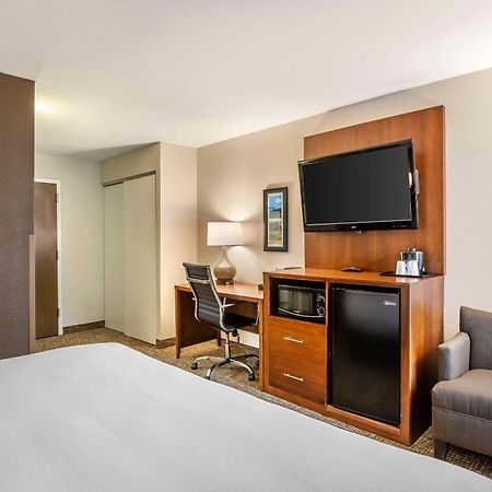 Comfort Inn Petersburg Near Fort Gregg-Adams Buitenkant foto