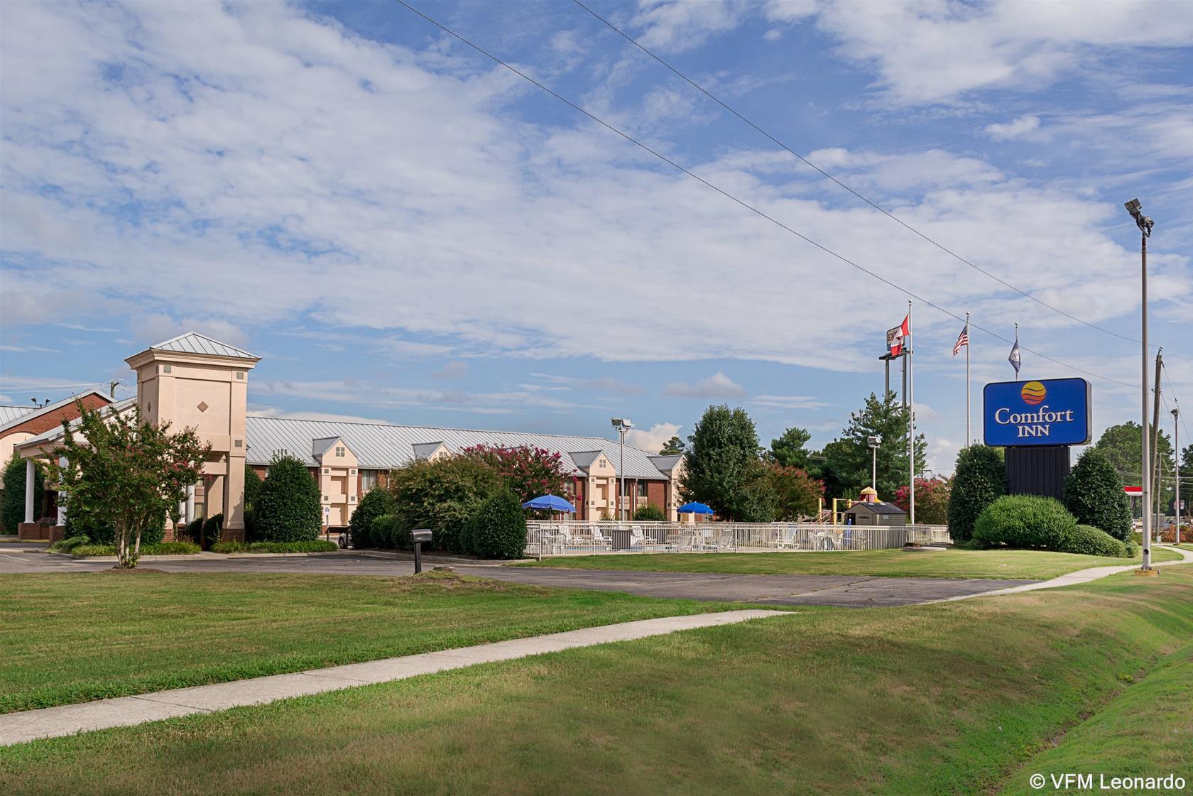 Comfort Inn Petersburg Near Fort Gregg-Adams Buitenkant foto