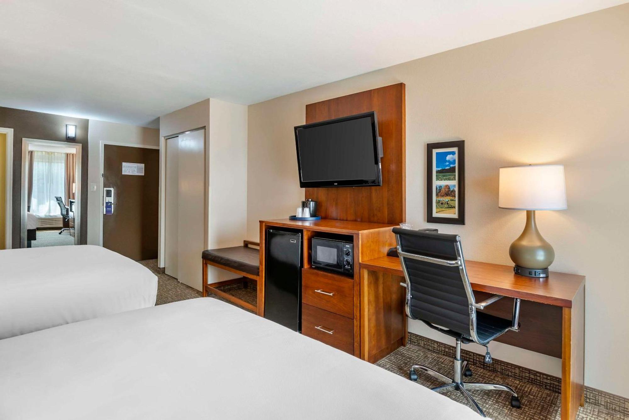 Comfort Inn Petersburg Near Fort Gregg-Adams Buitenkant foto