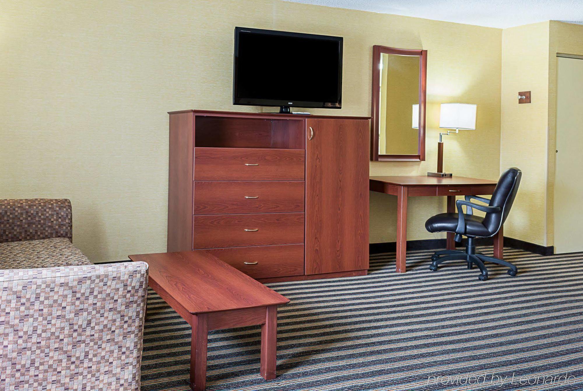Comfort Inn Petersburg Near Fort Gregg-Adams Buitenkant foto