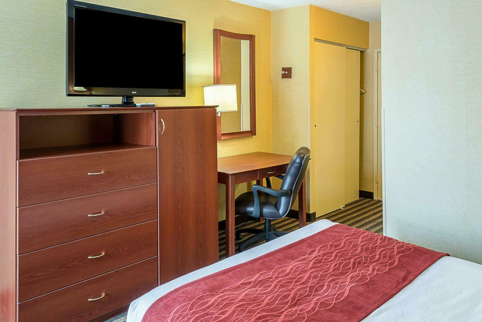Comfort Inn Petersburg Near Fort Gregg-Adams Buitenkant foto