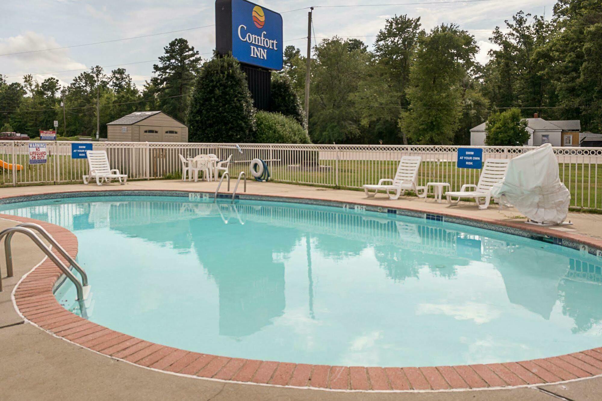 Comfort Inn Petersburg Near Fort Gregg-Adams Buitenkant foto